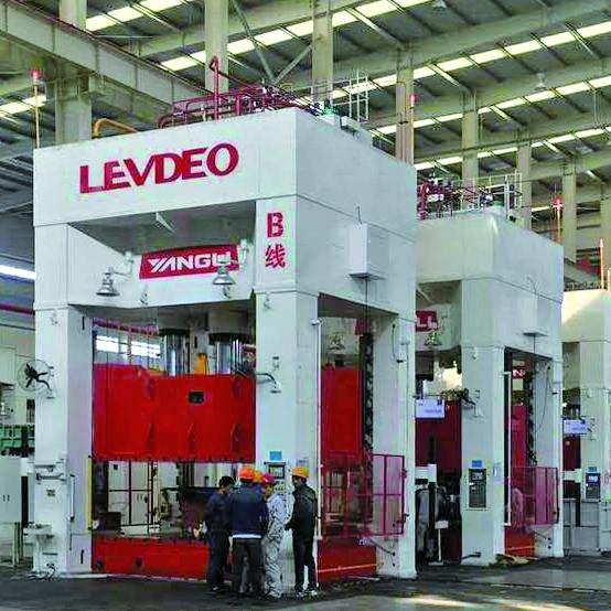 YLZ34Q Series Frame Hydraulic Press With Forward Moving Bolster